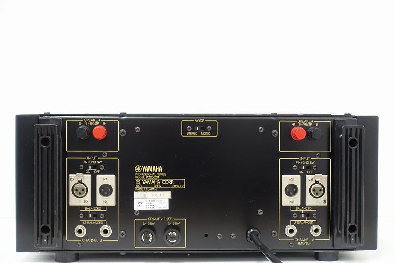 YAMAHA PC2002M パワーアンプ 美品】 YAMAHA PC2002M 業務用パワーアンプ 動作品 名機 音教